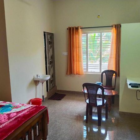 Oyo 8206 K J Residency Hotel Mysore Exterior foto